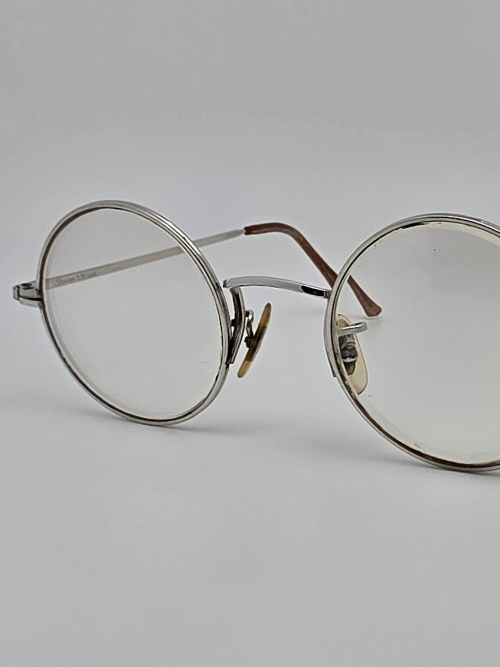 Shuron 1/10 12K GF White Gold Round P3 Vintage Eyeglasses Frame USA 42-18-139